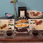 Gizemli מלון