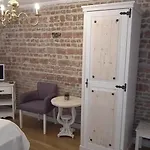 Gizemli Hotel